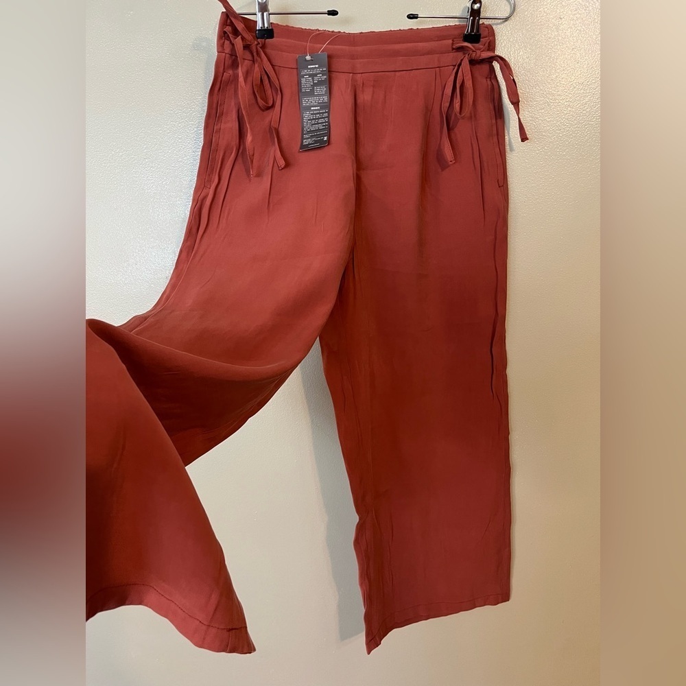 8Seconds Womens Rusty Red Wide Leg Pull On Soft Lightweight Crop Pants M NWT